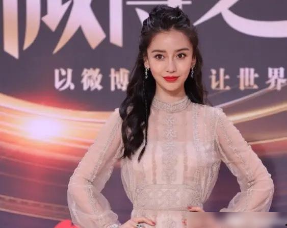 杨颖爆料最新动态图片,揭秘女神日常瞬间！